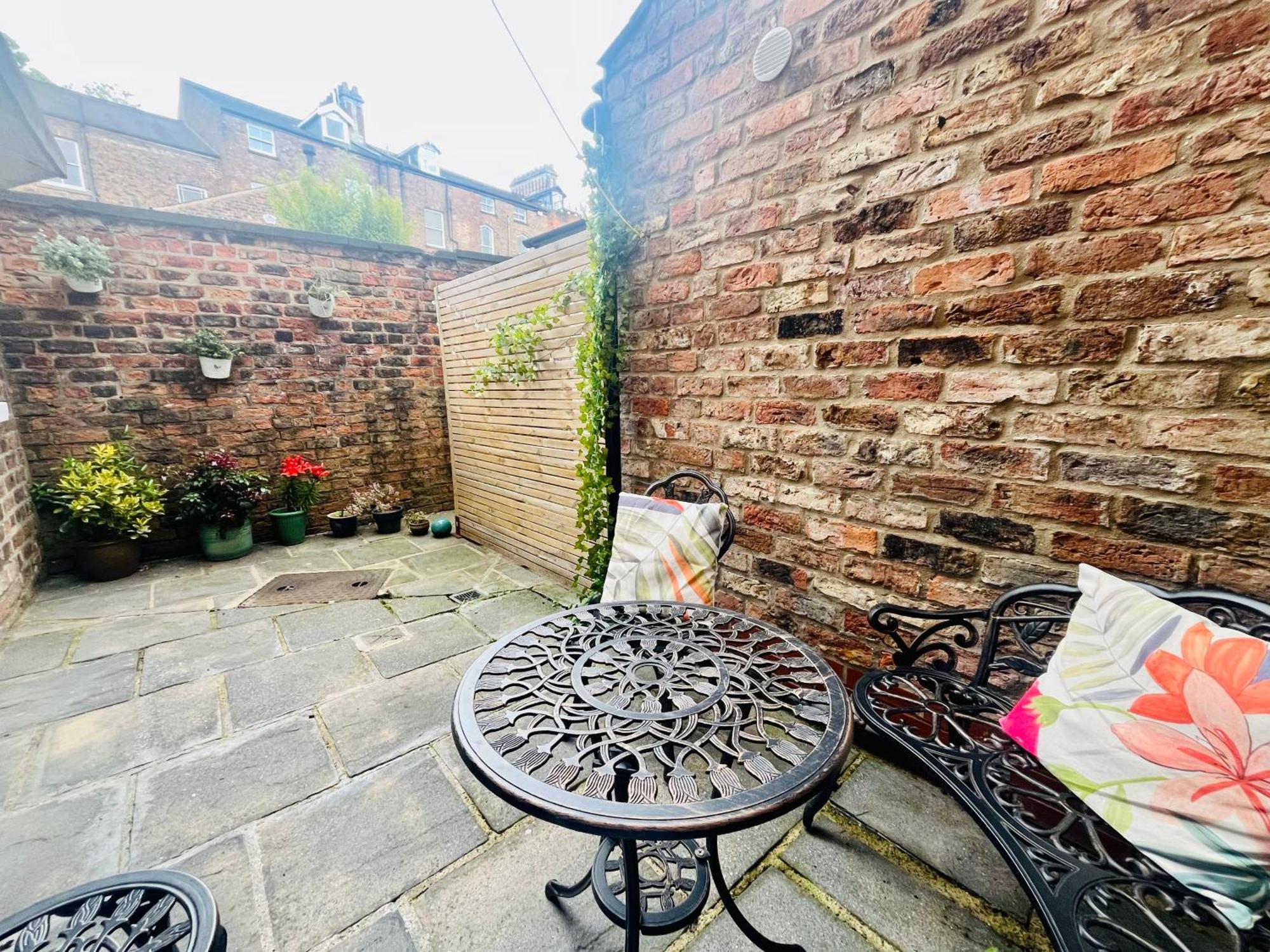 Bootham Apartment 32 - Free Parking - Five Minute Walk To York Minster Екстериор снимка